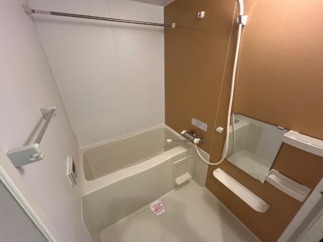 ヒンメルブロー　(ＨＩＭＭＥＬ　ＢＬＡ)の浴室|バス