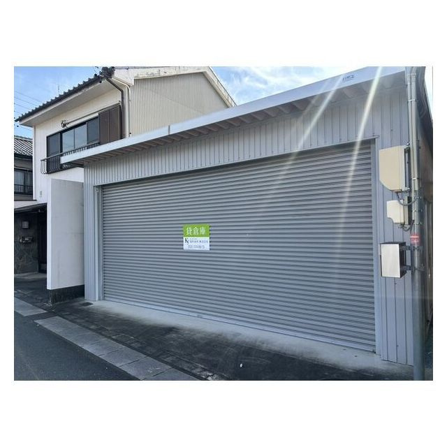 万年町賃貸ガレージ