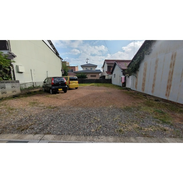 岐阜市山吹町５丁目の駐車場