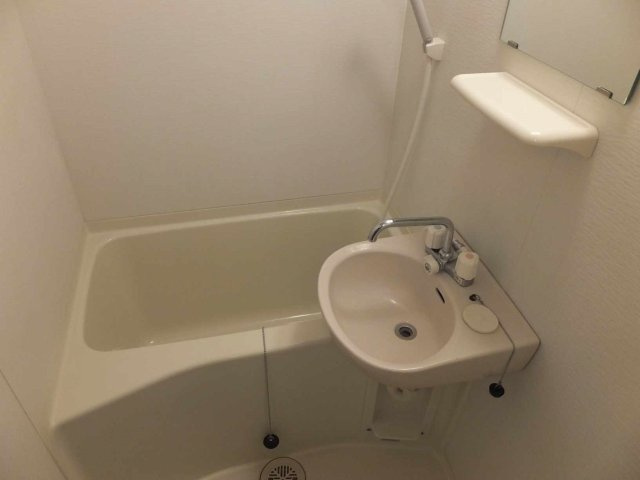 レオパレスコンフォートハウスの浴室
