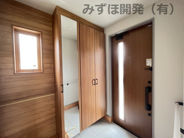 村山市楯岡鶴ヶ町1丁目6-37北棟の玄関|3/18撮影