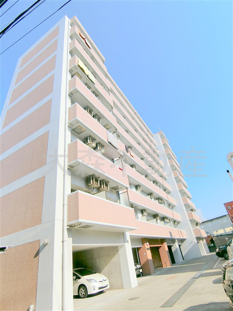 京急空港線人気賃貸マンションの外観|1999年7月築　RC鉄筋コンクリート造地上9階建て1K～2DK総戸数85戸
東京都大田区羽田旭町　京急空港線穴守稲荷駅徒歩7分、大鳥居駅徒歩10分