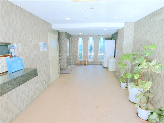 京急空港線人気賃貸マンションのエントランス|エントランス　