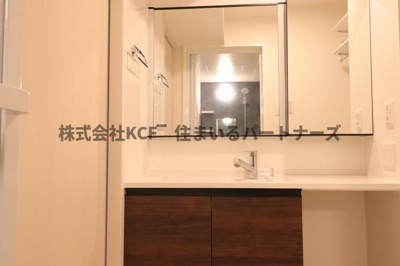 【洗面所】 | D-room+津福今町 | 明るい洗面所です