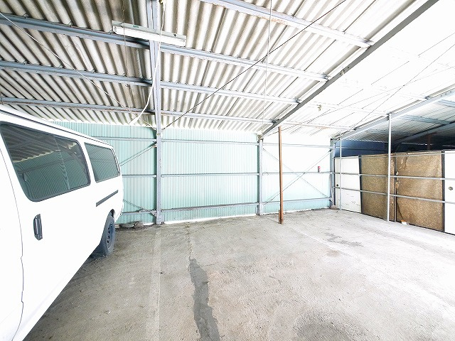 田村ガレージの内装