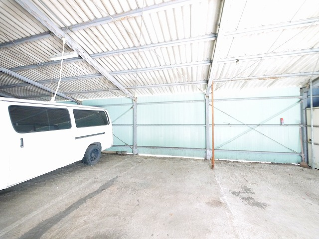 田村ガレージの内装