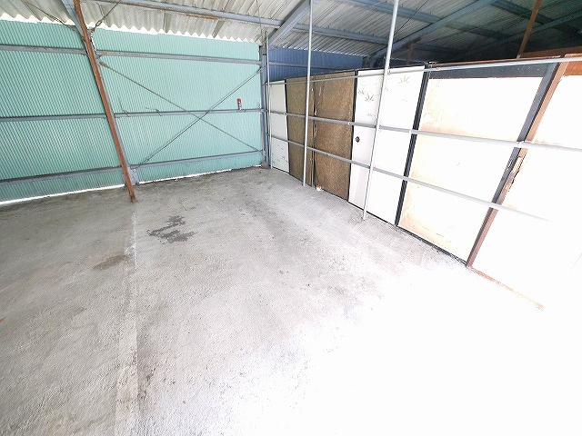 田村ガレージの内装