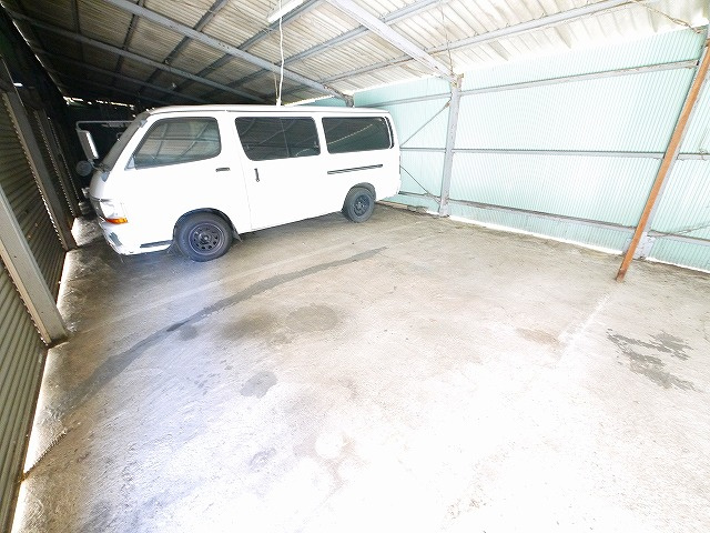 田村ガレージの内装