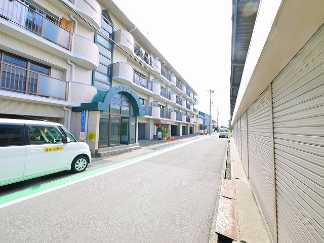 田村ガレージの外観