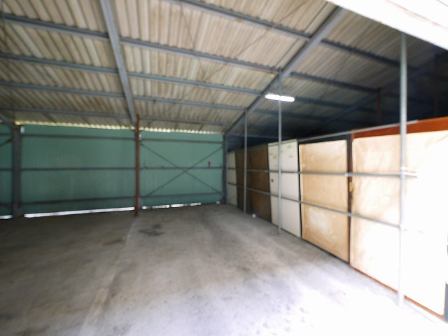 田村ガレージの内装