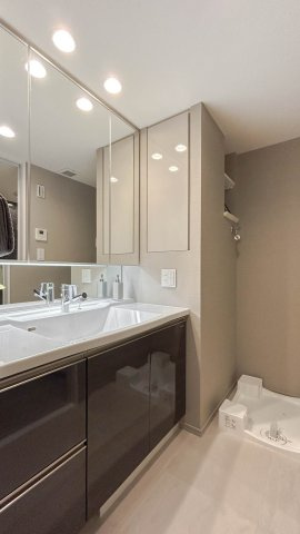 シティタワーズ東京ベイ　セントラルタワーのランドリースペース