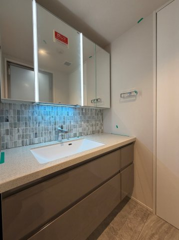 THE TOWERS DAIBA EASTの独立洗面台