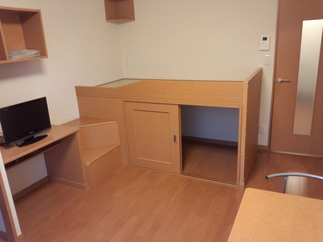 レオパレスグランデの居間・リビング