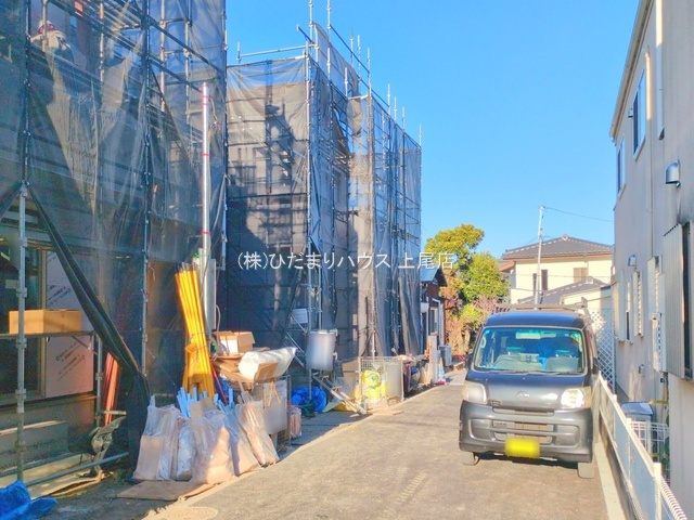 西区佐知川412　新築戸建　ハートフルタウンBの前面道路含む現地写真