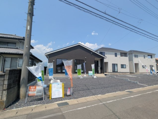 【前面道路含む現地写真】 | クレイドルガーデン前橋市粕川町新屋第2ー①