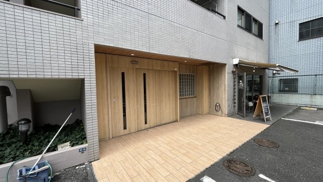 モンテベルデ第３横浜のエントランス