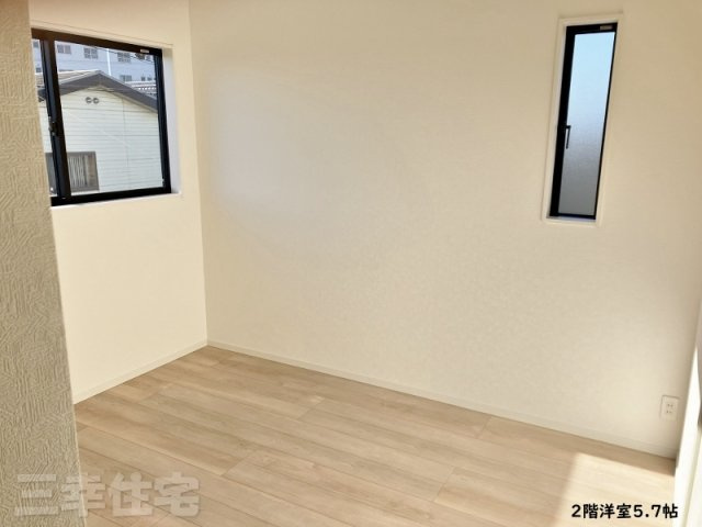 碧南市鴻島町の洋室|南向きの明るい洋室5.7帖