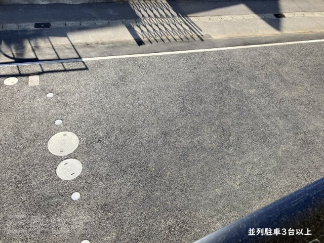 碧南市鴻島町の駐車場|並列駐車３台以上。とっても広い駐車場だからお車の乗り入れも楽々で安心です♪