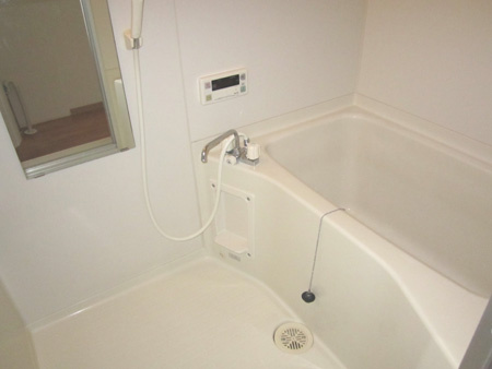 サン・コートの浴室|落ち着いた空間のお風呂です