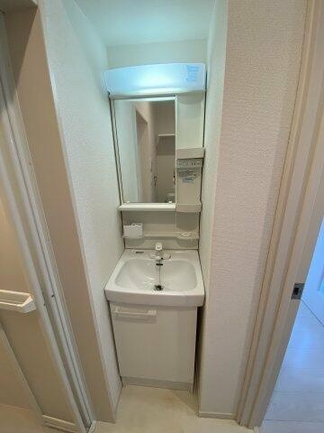 川崎市麻生区高石１丁目のアパートの独立洗面台