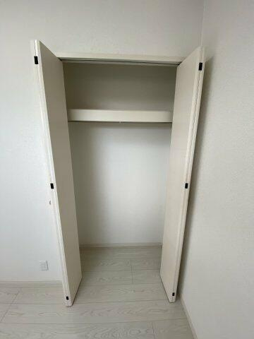 川崎市麻生区高石１丁目のアパートの収納