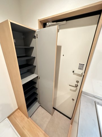 ベイルーム東白楽の玄関