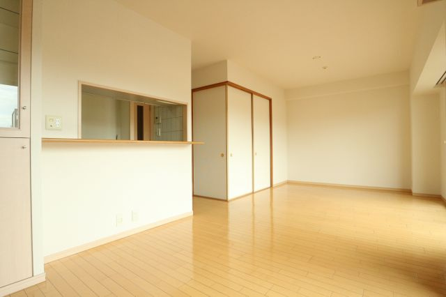 ウインヒルズジェームス山の居間・リビング