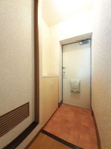 フローラルＹＭの玄関|収納もある玄関です