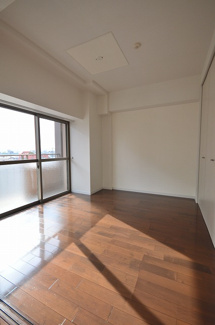 【居間・リビング】 | スカイシャトレ空港南 | 居室・リビング