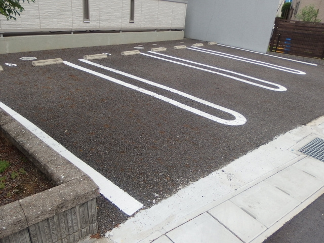 コンフォートヒルズ桜苑の駐車場