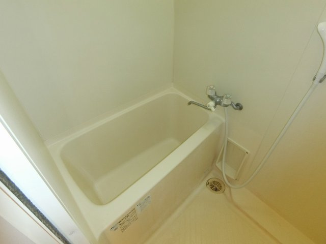 ユニテソリステ津門川の浴室