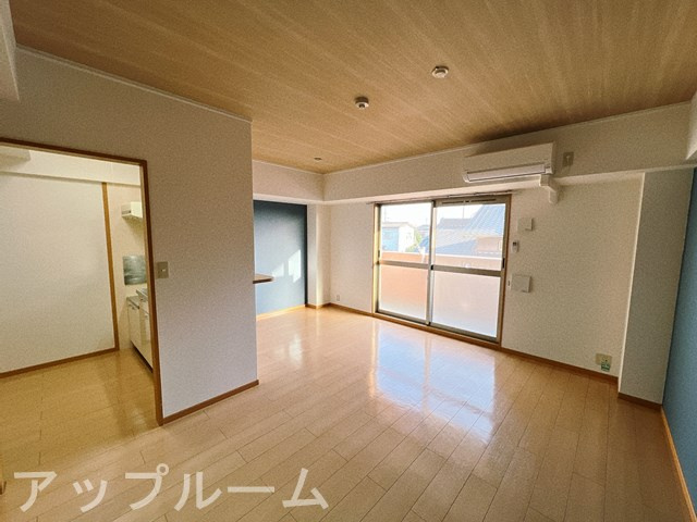 メゾンドオーブⅡの居間・リビング