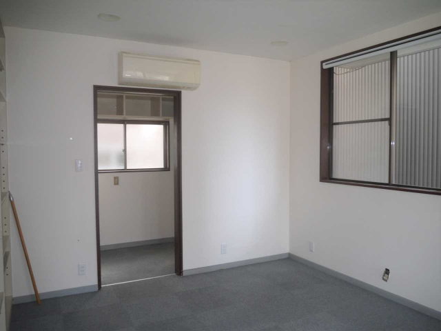 鴨田本町 中根様貸事務所の内装