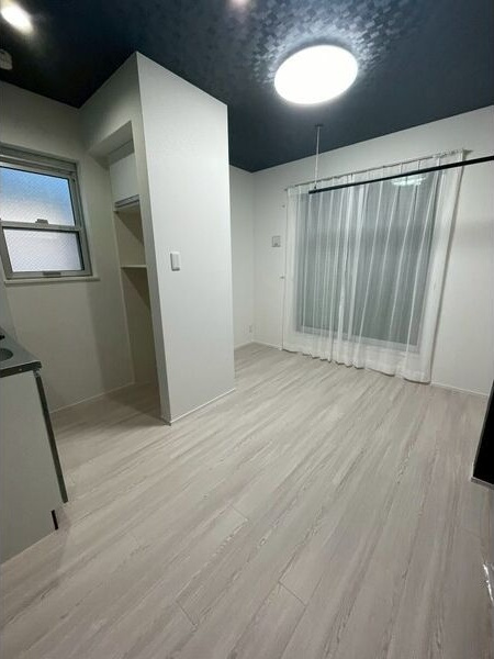 池田本町新築ガレージハウスの居間・リビング