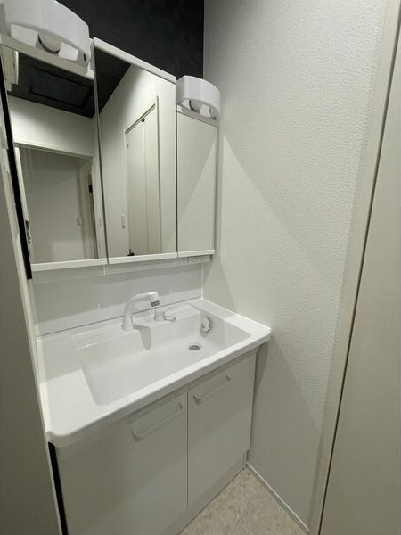 池田本町新築ガレージハウスの洗面所