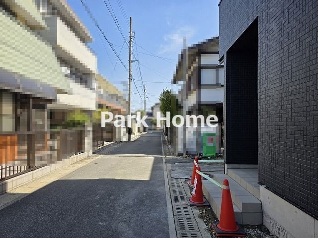 高知市中万々 -2期1棟1-新築戸建ての前面道路含む現地写真