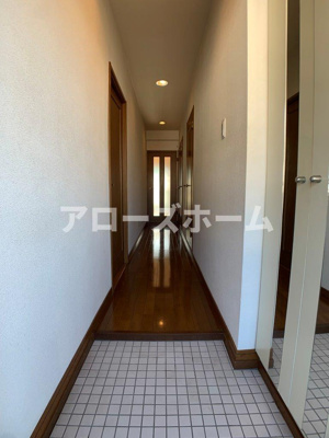 【玄関】 | マンションアムール | 室内写真は前回募集の同一マンション別室につきイメージです