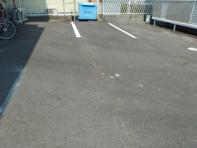 プレジール明和Ａの駐車場