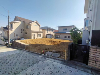 【前面道路含む現地写真】 | 中白根三丁目　売地