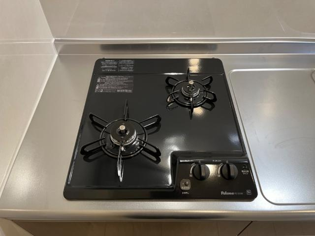 Feliz Bonita（フェリス　ボニータ）のキッチン|２口コンロ