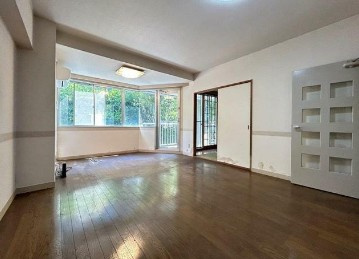 【居間・リビング】 | ロザ・ルゴーザ | 16.0帖のきれいなLDK。