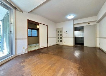 【その他】 | ロザ・ルゴーザ | きれいなフローリング。