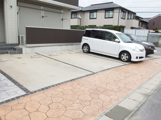 プレジデント（大門）の駐車場