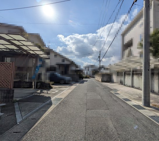 【前面道路含む現地写真】