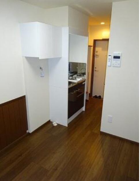 渋谷区初台１丁目のアパートの居間・リビング