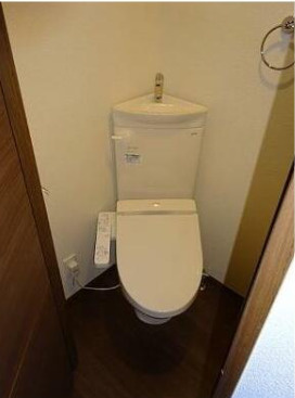 渋谷区初台１丁目のアパートのトイレ