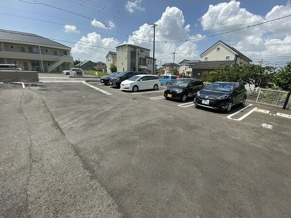ペルシーク　　刈谷市近郊の賃貸ならクラスホーム刈谷店の駐車場
