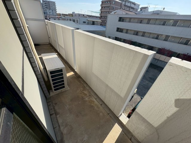 サンシャイン21のバルコニー