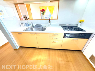 【キッチン】 | 宝塚市高松町中古戸建 | 対面式システムキッチンです♪お料理を作りながらリビングのご家族とのコミュニケーションもとれます！