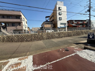 【前面道路含む現地写真】